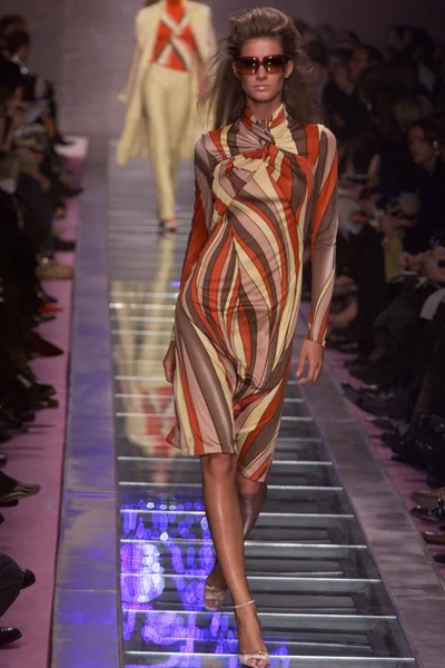 Look 28